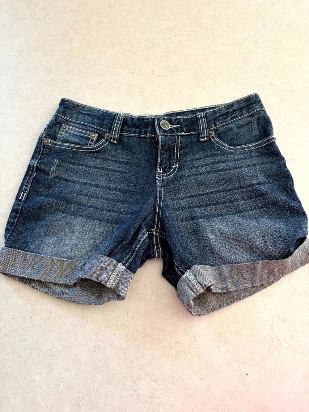 Maurices Premium Denim Shorts Women’s Size 3/4 Dark Wash 5” Inseam Pockets